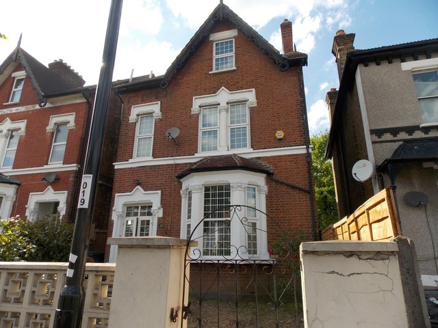  Image of 5 Bedroom Detached for sale at Brigstock Road  Thornton Heath, CR7 7JB