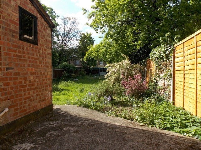  Image of 5 Bedroom Detached for sale at Brigstock Road  Thornton Heath, CR7 7JB