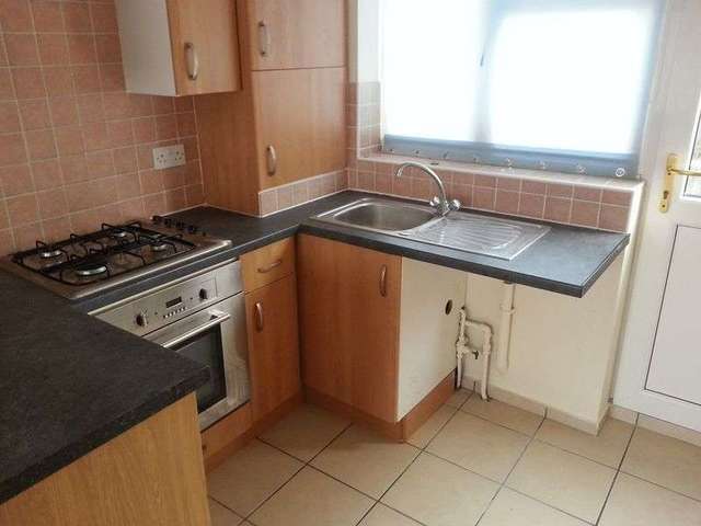  Image of 3 Bedroom Terraced to rent at Broadway Jaywick Clacton-On-Sea, CO15 2ET