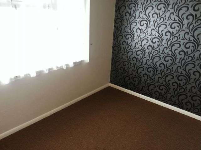  Image of 3 Bedroom Terraced to rent at Broadway Jaywick Clacton-On-Sea, CO15 2ET