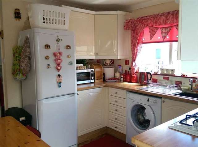  Image of 2 Bedroom Detached for sale at The Causeway Petersfield Petersfield, GU31 4LZ