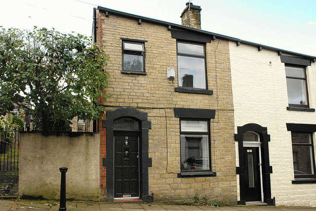  Image of 2 Bedroom End of Terrace for sale at Lees Oldham Lancashire, OL4 5AN
