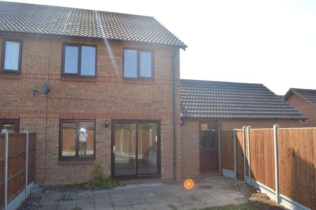  Image of 3 Bedroom Semi-Detached to rent at Caversham Avenue North Shoebury Southend On Sea, SS3 8TX