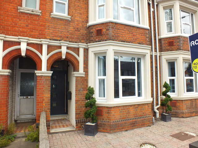  Image of 1 Bedroom Detached to rent at Reading Berkshire Reading, RG1 8AZ