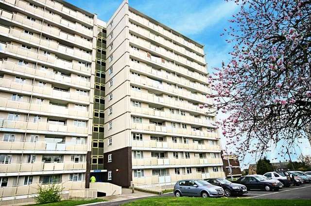  Image of 2 Bedroom Flat for sale at Cedar Road  Enfield, EN2 0PD