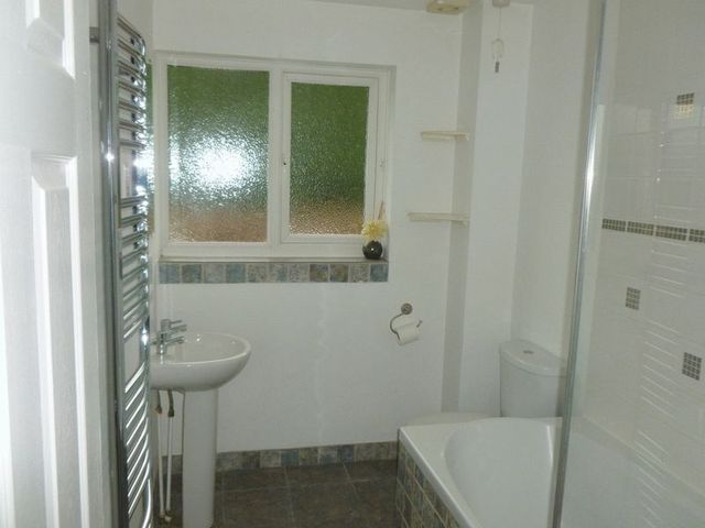 Image of 3 Bedroom Terraced to rent at Church Hill  Cheddington, LU7 0SX
