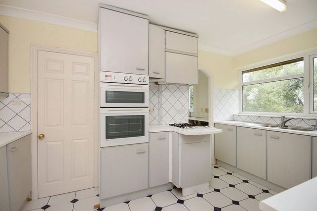  Image of 5 Bedroom Semi-Detached for sale at Dagnall Road Edlesborough Dunstable, LU6 2EF