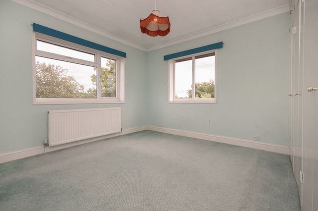  Image of 5 Bedroom Semi-Detached for sale at Dagnall Road Edlesborough Dunstable, LU6 2EF