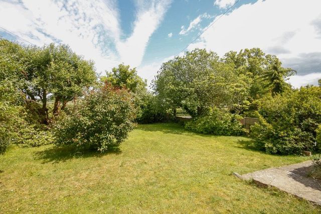  Image of 5 Bedroom Semi-Detached for sale at Dagnall Road Edlesborough Dunstable, LU6 2EF