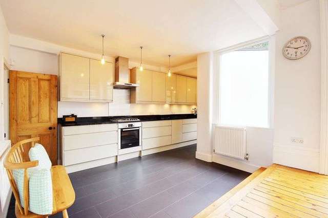  Image of 5 Bedroom Terraced for sale at Denton Road  Crouch End, N8 9NT