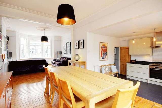  Image of 5 Bedroom Terraced for sale at Denton Road  Crouch End, N8 9NT