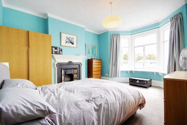  Image of 5 Bedroom Terraced for sale at Denton Road  Crouch End, N8 9NT
