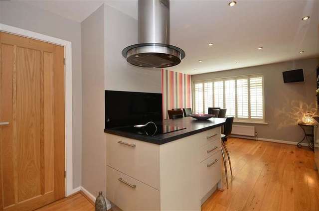  Image of 3 Bedroom Bungalow for sale at Woodingdean Brighton Brighton, BN2 6DL