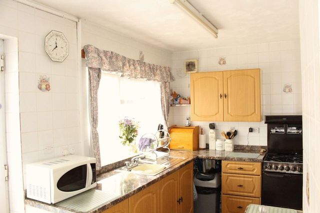  Image of 3 Bedroom Terraced for sale at Eastcotes  Coventry, CV4 9AT