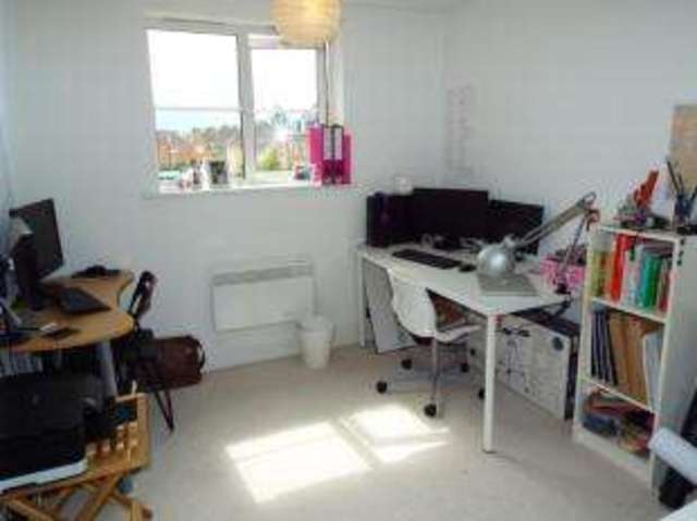  Image of 2 Bedroom Flat for sale at Arnold Nottingham Woodthorpe, NG5 7NJ