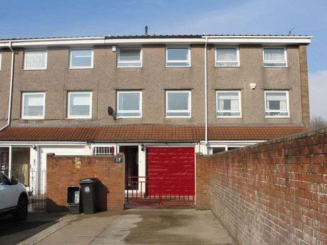  Image of 3 Bedroom Terraced to rent at Ernest Barker Close Barton Hill Bristol, BS5 0BB