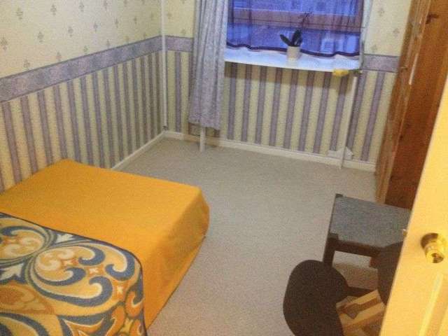  Image of 3 Bedroom Terraced to rent at Ernest Barker Close Barton Hill Bristol, BS5 0BB