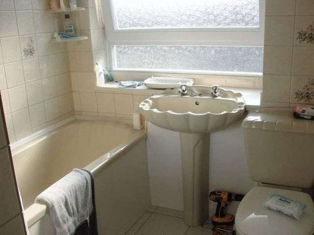  Image of 3 Bedroom Terraced to rent at Ernest Barker Close Barton Hill Bristol, BS5 0BB