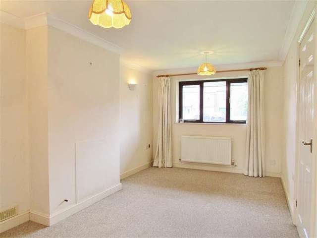  Image of 3 Bedroom Detached to rent at Grove  Wantage, OX12 0BD