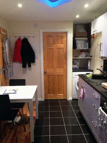  Image of Flat to rent at Fountain Green Square  London, SE16 4TX