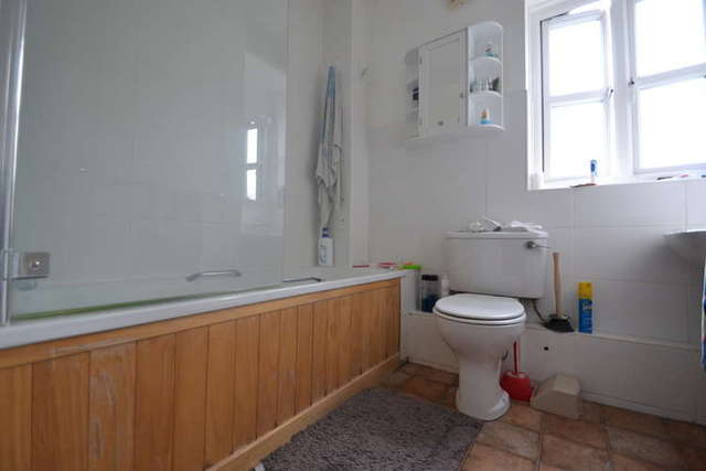  Image of 2 Bedroom Flat to rent at Bethnal Green, E2 6DX