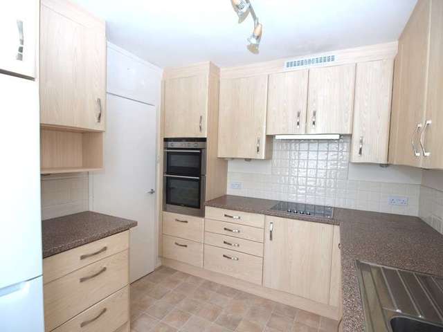  Image of 3 Bedroom Town House to rent at Grove Avenue  Norwich, NR1 2QD
