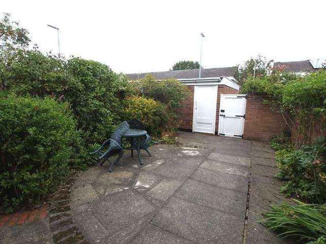  Image of 3 Bedroom Town House to rent at Grove Avenue  Norwich, NR1 2QD