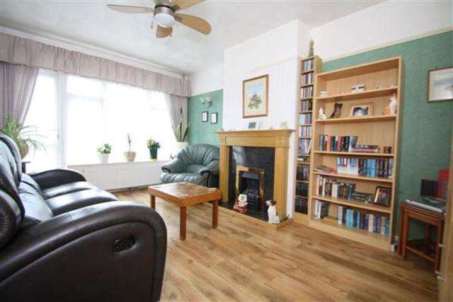  Image of 2 Bedroom Detached for sale at Goring-by-Sea, BN12 6EJ