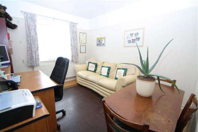  Image of 2 Bedroom Detached for sale at Goring-by-Sea, BN12 6EJ