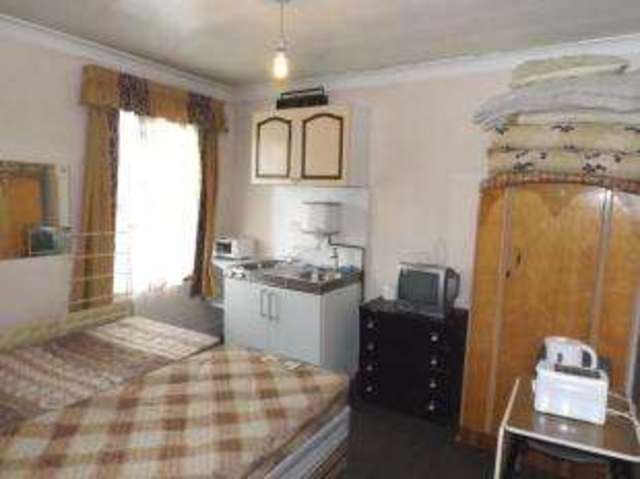  Image of 4 Bedroom Terraced for sale at London  Hornsey, N8 7PB