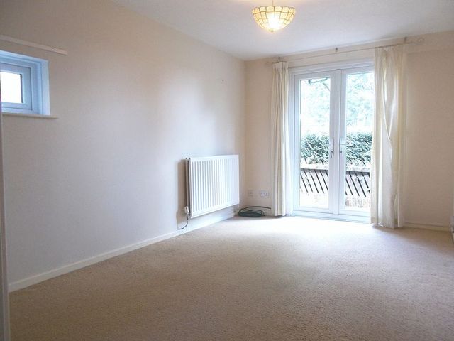  Image of 1 Bedroom Flat to rent at High Trees Close  Redditch, B98 7XL