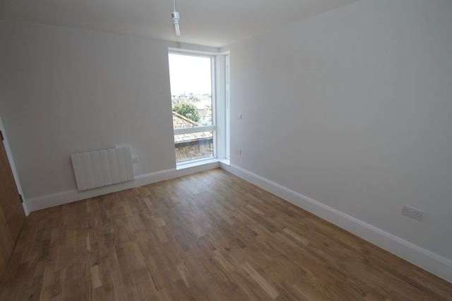 Image of 1 Bedroom Flat to rent at Hill Road  Clevedon, BS21 7PH
