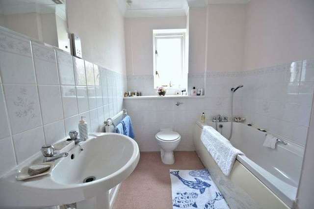  Image of 4 Bedroom Detached for sale at Limetrees Chilton Didcot, OX11 0HY
