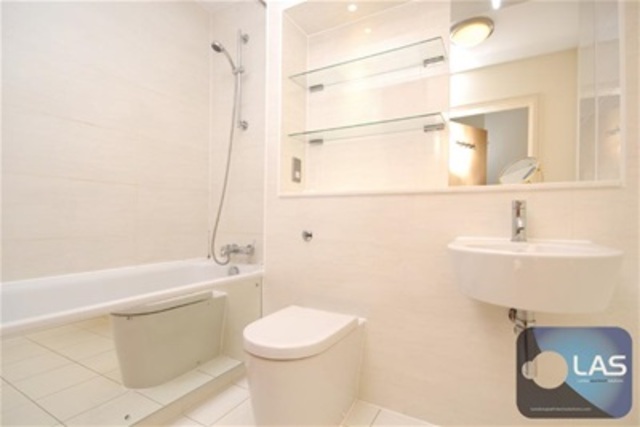  Image of 3 Bedroom Property to rent at London, SE1 4PD
