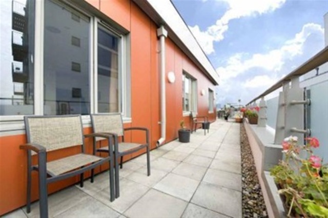  Image of 3 Bedroom Property to rent at London, SE1 4PD