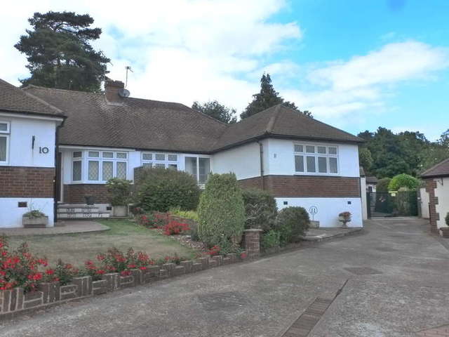  Image of 2 Bedroom Detached for sale at South Croydon Selsdon, CR2 8QA