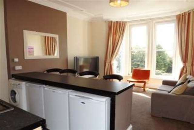  Image of 4 Bedroom Property to rent at Plymouth, PL4 7AF