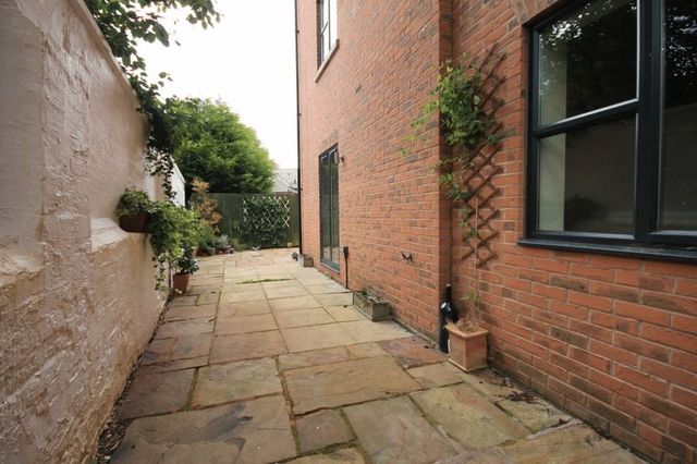  Image of 2 Bedroom Flat for sale at Ashbourne Road  Derby, DE22 3BF