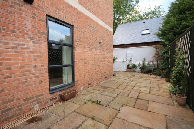  Image of 2 Bedroom Flat for sale at Ashbourne Road  Derby, DE22 3BF