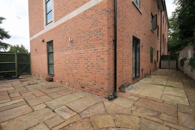  Image of 2 Bedroom Flat for sale at Ashbourne Road  Derby, DE22 3BF