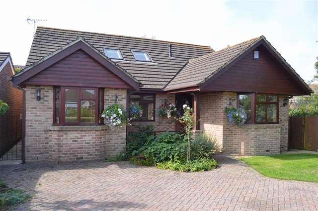  Image of 4 Bedroom Bungalow for sale at Ashington West Sussex Ashington, RH20 3JN