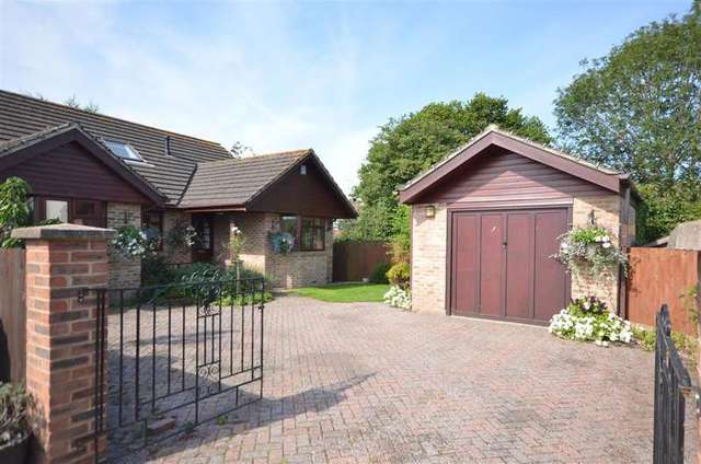  Image of 4 Bedroom Bungalow for sale at Ashington West Sussex Ashington, RH20 3JN