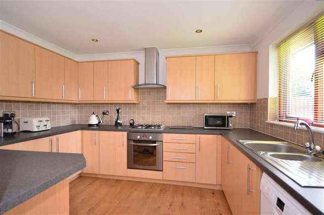  Image of 4 Bedroom Bungalow for sale at Ashington West Sussex Ashington, RH20 3JN