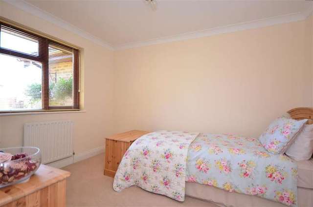  Image of 4 Bedroom Bungalow for sale at Ashington West Sussex Ashington, RH20 3JN