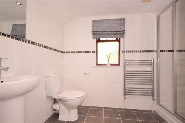  Image of 4 Bedroom Bungalow for sale at Ashington West Sussex Ashington, RH20 3JN