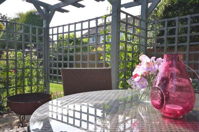  Image of 4 Bedroom Bungalow for sale at Ashington West Sussex Ashington, RH20 3JN