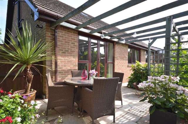  Image of 4 Bedroom Bungalow for sale at Ashington West Sussex Ashington, RH20 3JN