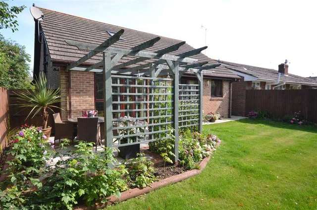  Image of 4 Bedroom Bungalow for sale at Ashington West Sussex Ashington, RH20 3JN