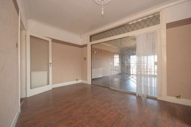  Image of 3 Bedroom Detached for sale at Kirkcaldy, KY1 2XJ