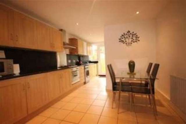  Image of 3 Bedroom Terraced to rent at Croydon, CR0 2QL